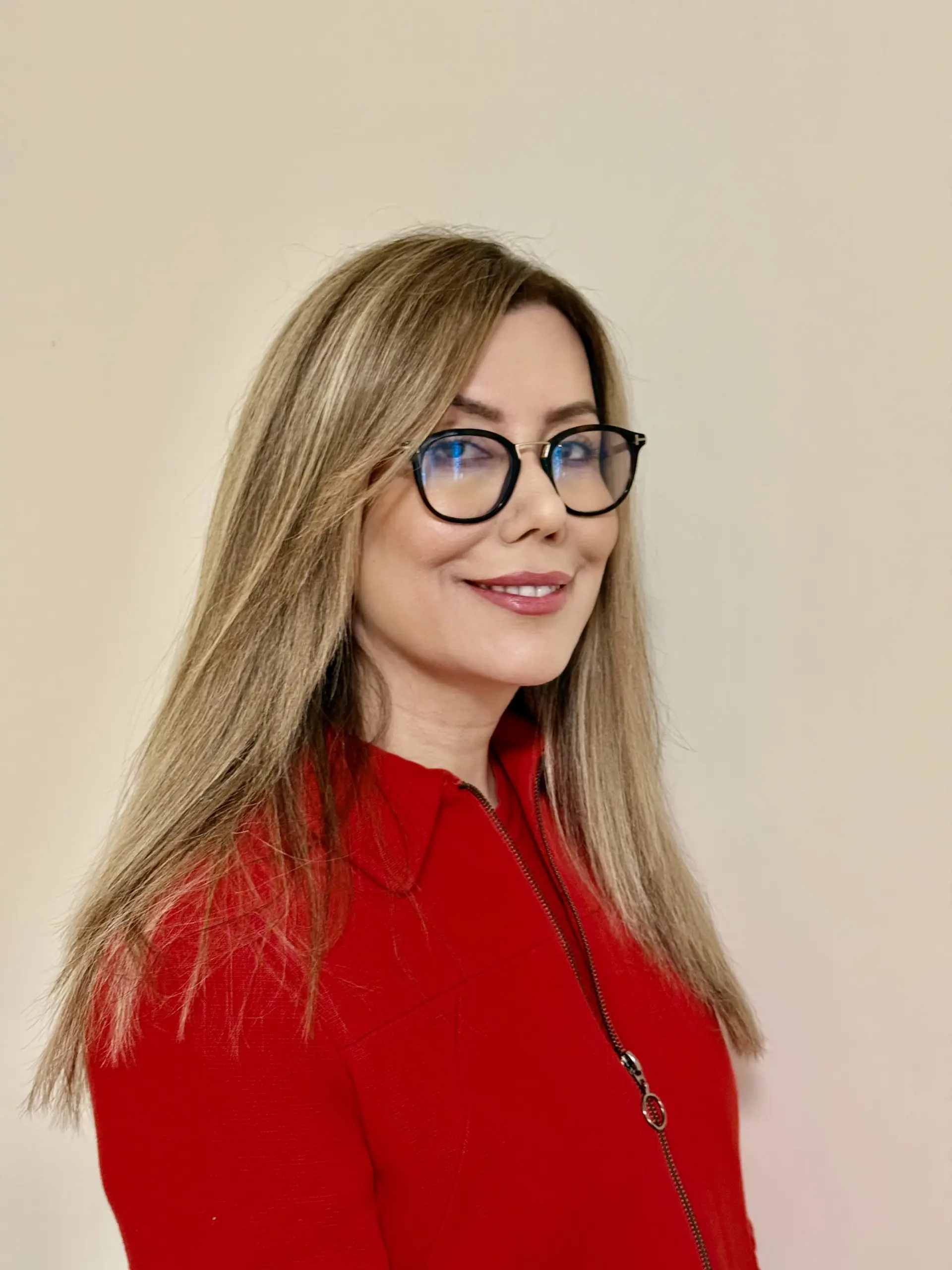 Elham Azadzamani
