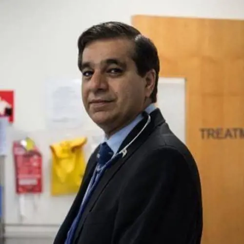 Dr Sanjay Nijhawan